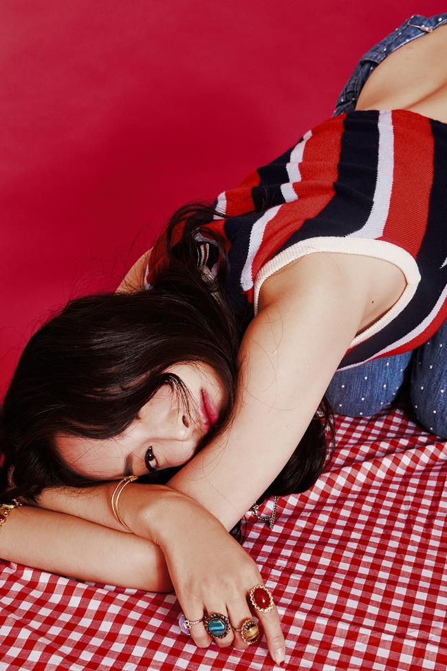 Victoria《4 Walls》概念照