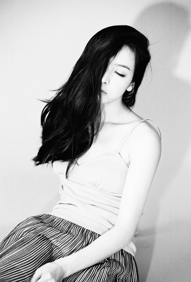 Victoria《4 Walls》概念照
