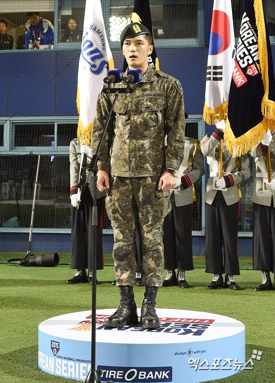 在中為韓國棒球大賽演唱韓國國歌
