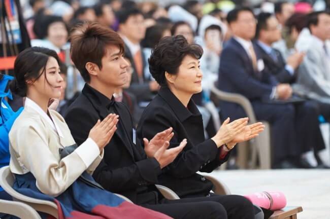 李敏鎬、雪炫 韓國訪問年 宣佈式委任