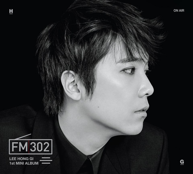 FTIsland 李洪基FM302》封面照(黑) FTIsland 李洪基FM302》封面照(黑)
