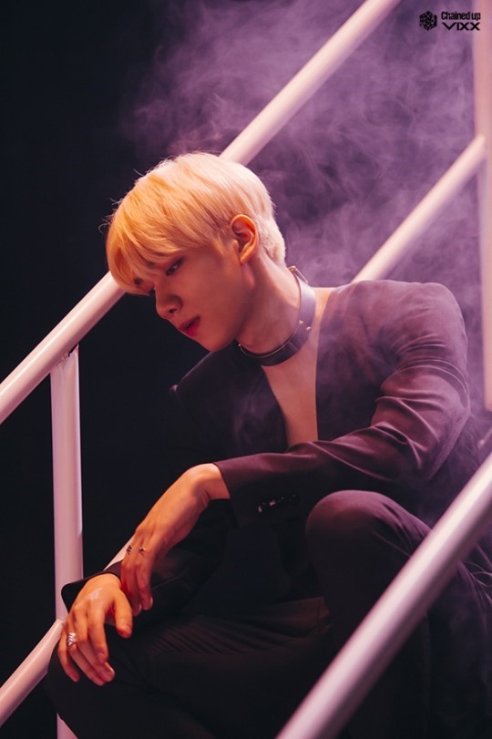 Hyuk《Chained Up》MV 花絮照 Hyuk《Chained Up》MV 花絮照