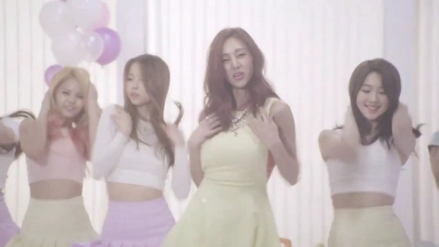 CLC 演出 G.Na MV 畫面