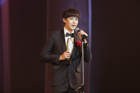 Nichkhun 泰國頭條新聞 @ 年度風雲人物 Nichkhun 泰國頭條新聞 @ 年度風雲人物
