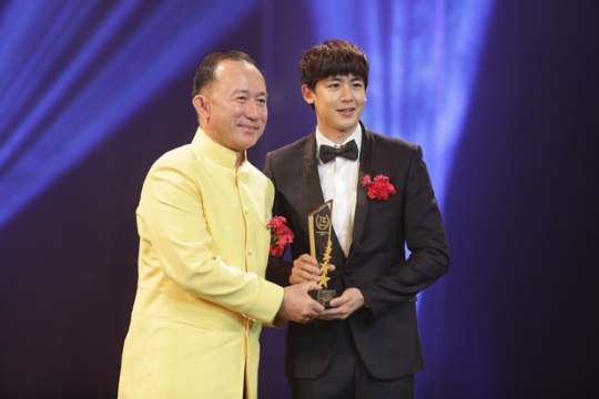 Nichkhun 泰國頭條新聞 @ 年度風雲人物 Nichkhun 泰國頭條新聞 @ 年度風雲人物