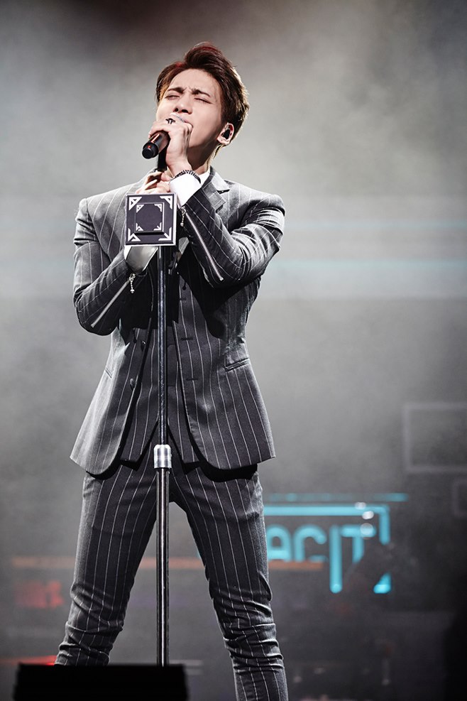 鐘鉉個人安可演唱會《THE STORY by JONGHYUN-EPILOGUE》 鐘鉉個人安可演唱會《THE STORY by JONGHYUN-EPILOGUE》