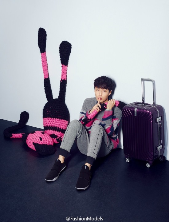 LAY《L'Officiel Hommes》中國版畫報 LAY《L'Officiel Hommes》中國版畫報