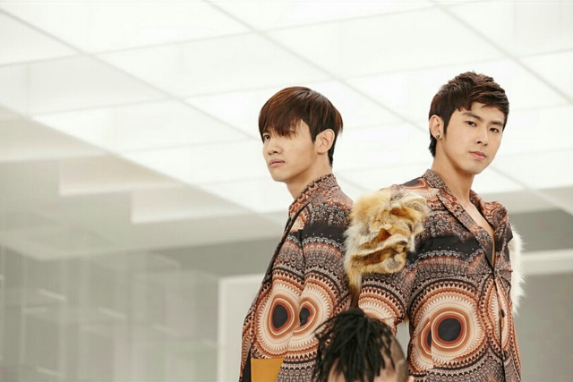東方神起《Keep Your Head Down》MV 拍攝花絮照