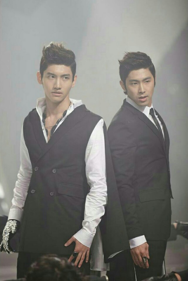 東方神起《Keep Your Head Down》MV 拍攝花絮照