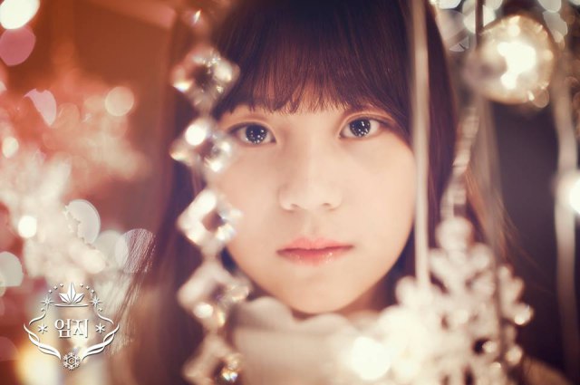 Um Ji《SNOWFLAKE》概念照 Um Ji《SNOWFLAKE》概念照