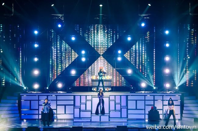 f(x) 日本巡迴《f(x) the 1st concert DIMENSION 4 - Docking Station in JAPAN》 f(x) 日本巡迴《f(x) the 1st concert DIMENSION 4 - Docking Station in JAPAN》