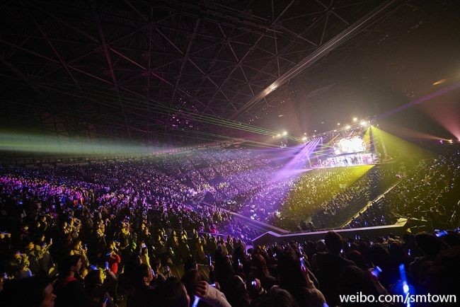 f(x) 日本巡迴《f(x) the 1st concert DIMENSION 4 - Docking Station in JAPAN》 f(x) 日本巡迴《f(x) the 1st concert DIMENSION 4 - Docking Station in JAPAN》
