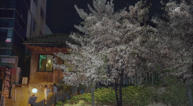 「山莊」門口