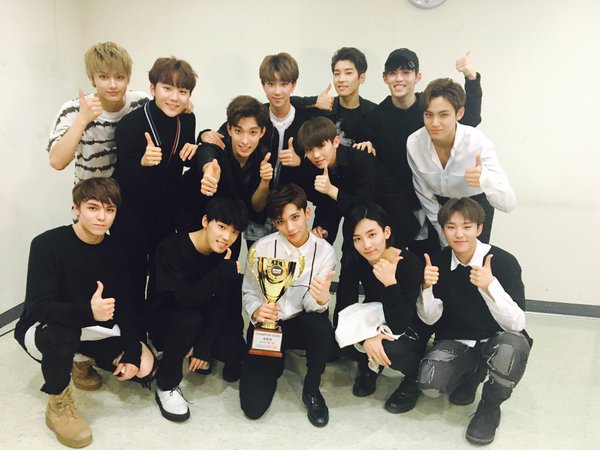 SEVENTEEN《Show Champion》一位 (來源：Show Champion @推特)