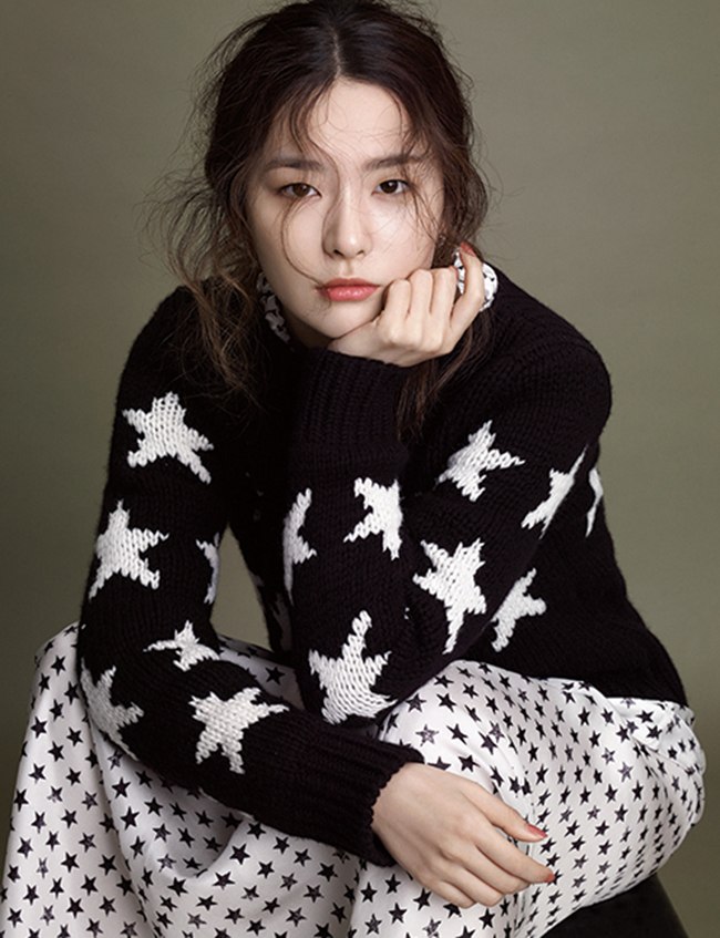 SEUL GI@義版《L&rdquo;OFFICIEL》(來源：SMTOWN@Vyrl)