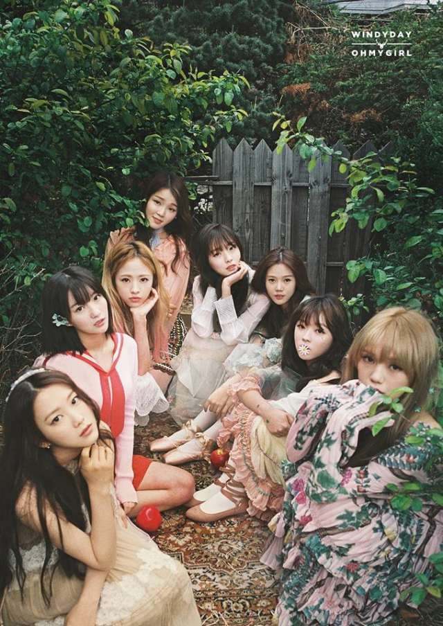Oh My Girl 迷你三輯改版專輯概念照 (來源:Oh My Girl FB)