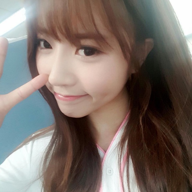 Lovelyz 美珠扭傷腳踝