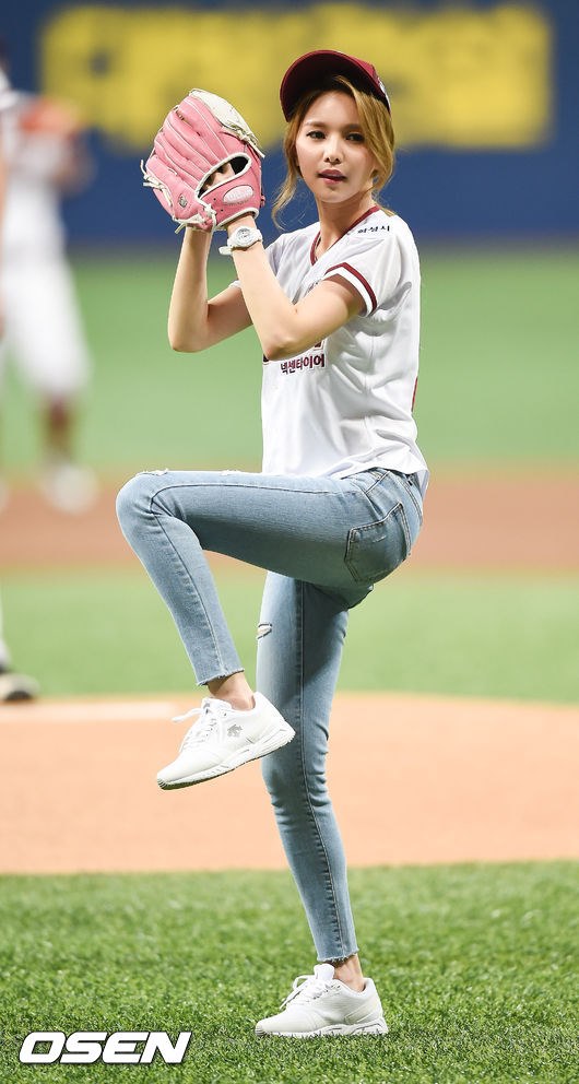 FIESTAR 成員 Jei 為韓國職棒開球