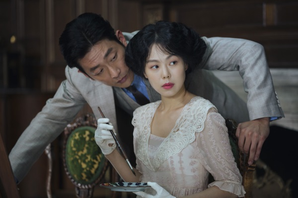 金敏喜、河正宇《小姐》劇照 (來源：DAUM MOVIE)