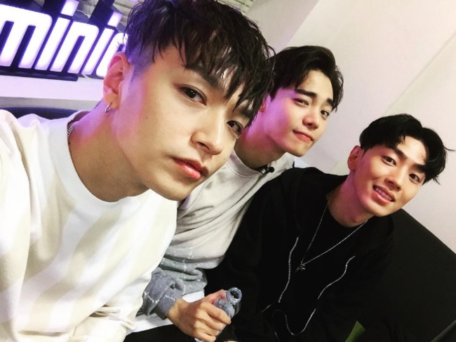 Simon D、ONE、GRAY