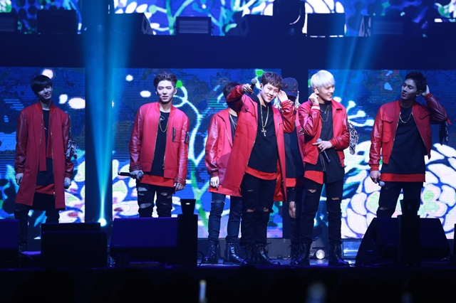 MONSTA X 首場演唱會