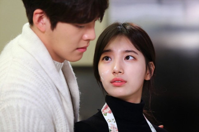 Suzy、金宇彬《任意依戀》劇照
