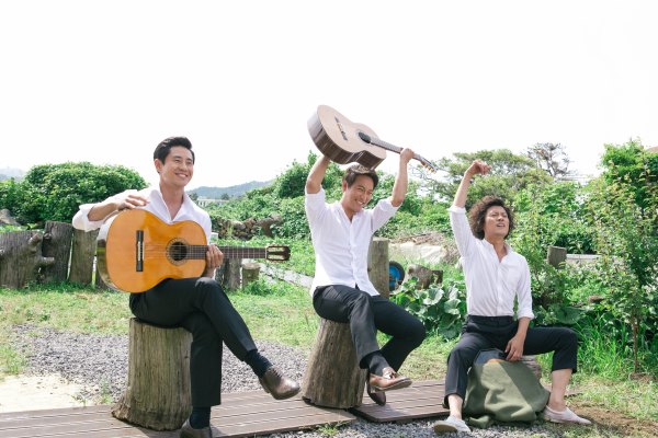 申河均、朴喜洵、吳萬石《奧萊》劇照 (來源:DAUM MOVIE)