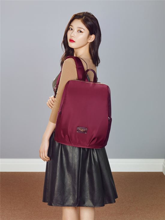 金裕貞 Samsonite RED 代言照