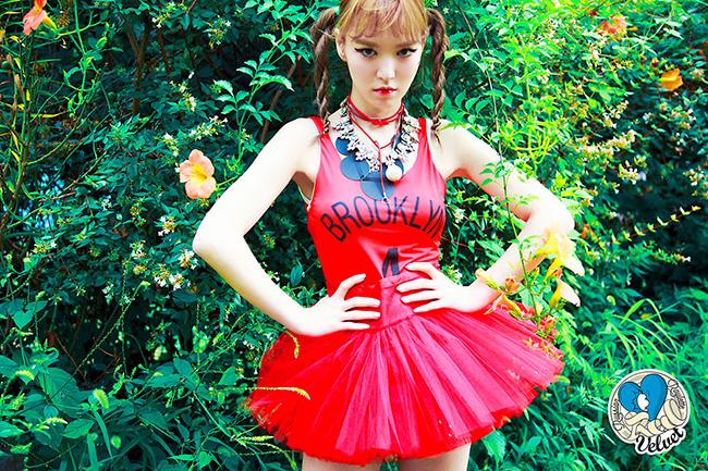 Wendy《Russian Roulette》概念照(來源：Red Velvet 官方網站)
