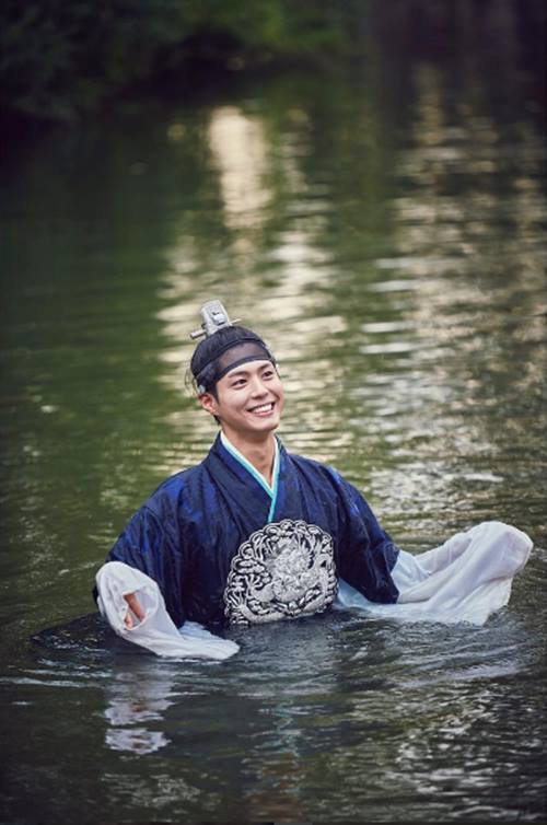 朴寶劍、金裕貞《雲畫的月光》(來源:雲畫的月光:Instagram)