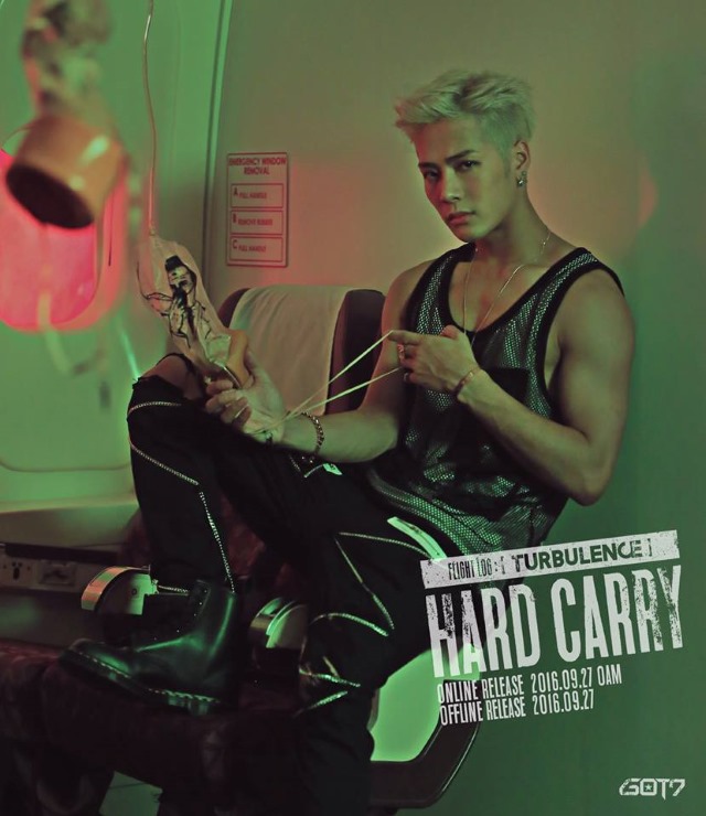 Jackson《FLIGHT LOG : TURBULENCE》概念照