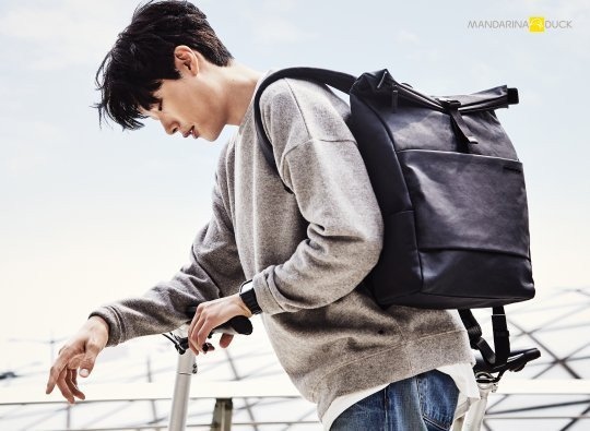 柳俊烈 Mandarina Duck 代言照