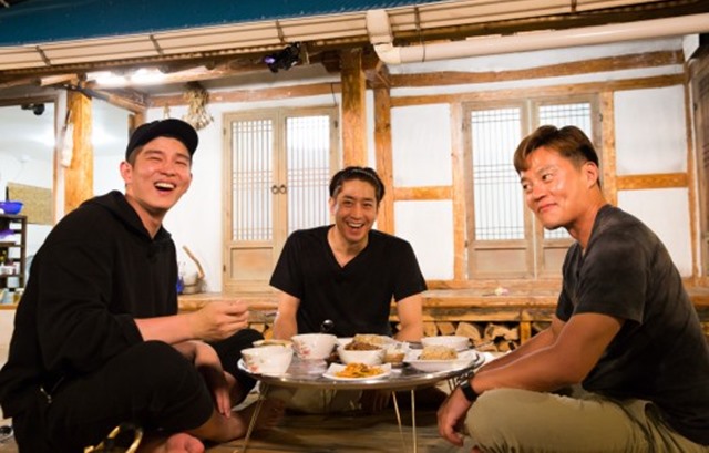 尹均相、Eric、李瑞鎮《一日三餐-漁村篇3》(來源：tvN)