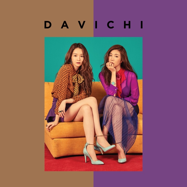 Davichi《50 X HALF》封面照(來源：Genie)