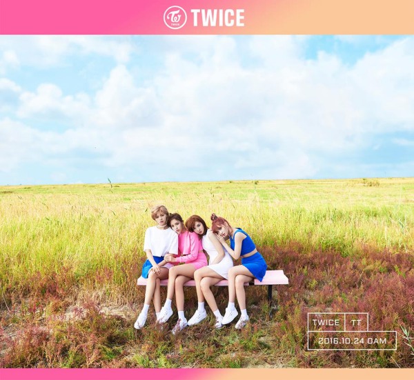 TWICE《TT》概念照