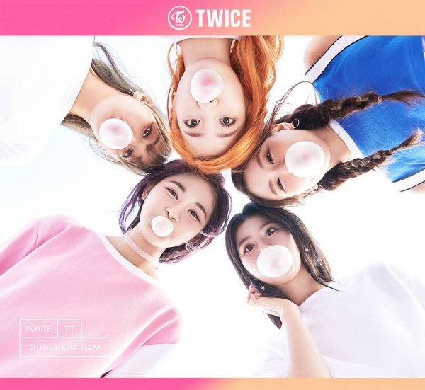 TWICE《TT》概念照