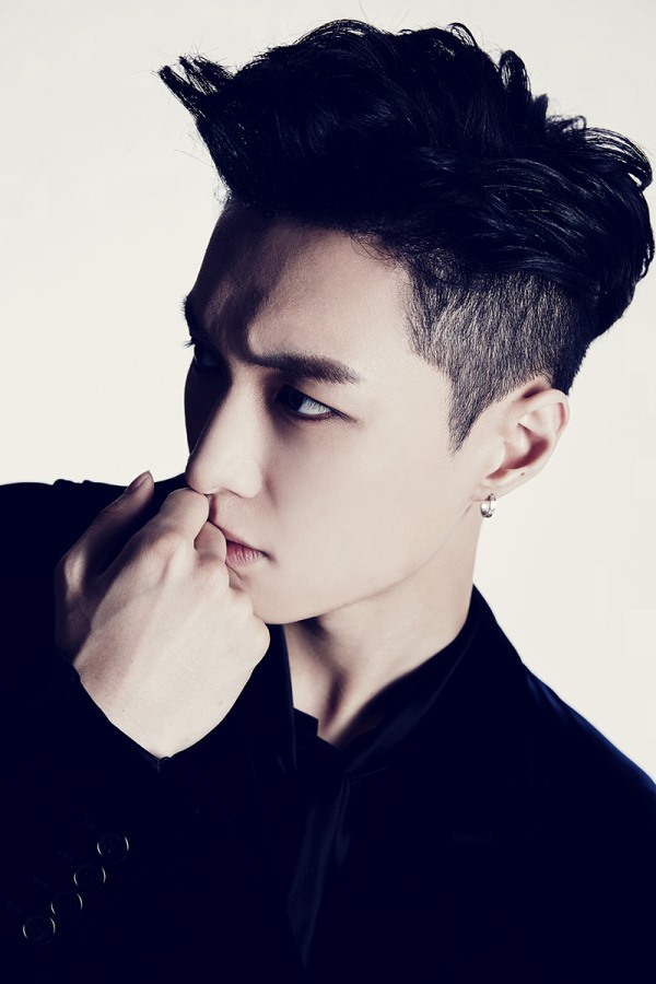 LAY《LOSE CONTROL》概念照