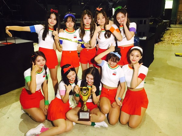 I.O.I《Show Champion》一位