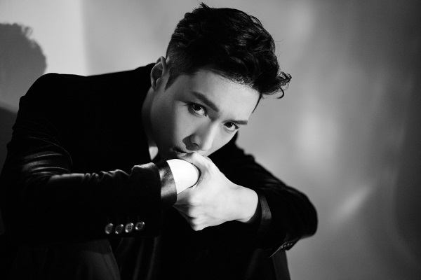 LAY《LOSE CONTROL》概念照