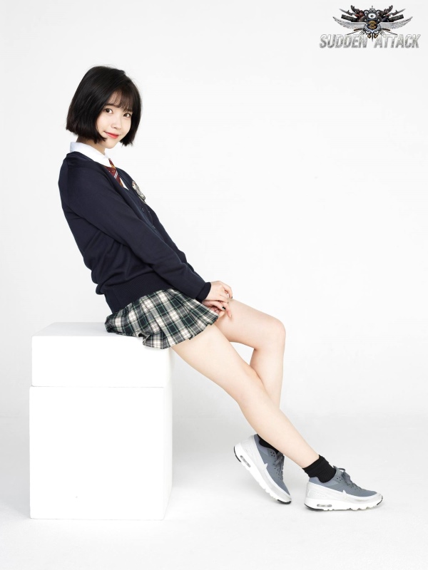 IU《突擊風暴》代言照 (來源:《突擊風暴》Facebook)