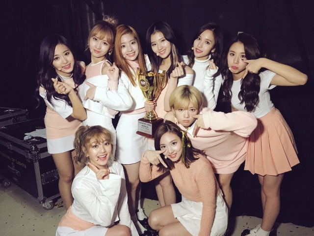TWICE 11/2《Show Champion》冠軍
