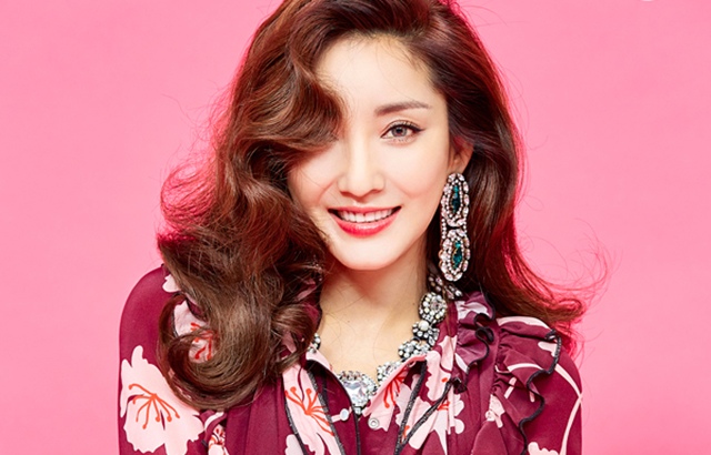 (縮圖)S.E.S. 回歸節目宣傳照：Bada (來源：SM)