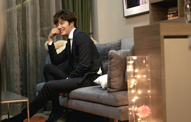 丁一宇@泰劇《Love &amp; Lies》(來源：Dispatch)