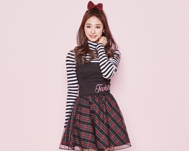 《KNOCK KNOCK》概念照 (來源:TWICE FB)