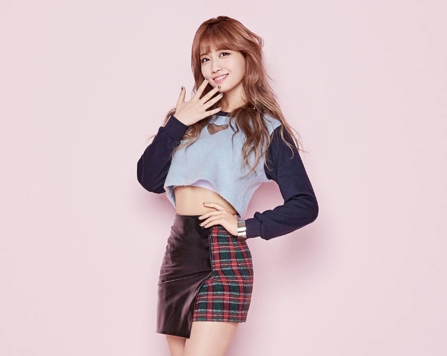 《KNOCK KNOCK》概念照 (來源:TWICE FB)