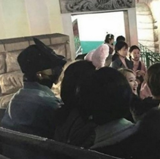 G-Dragon、具荷拉、佳人、Sulli 遊樂園約會