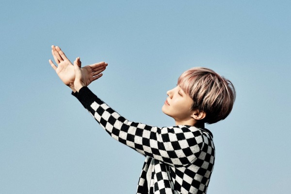 J-Hope《WINGS 外傳:You Never Walk Alone》概念照
