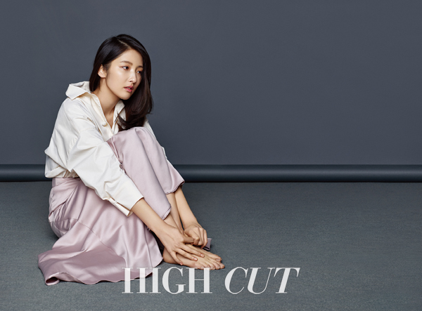 智賢《HIGH CUT》