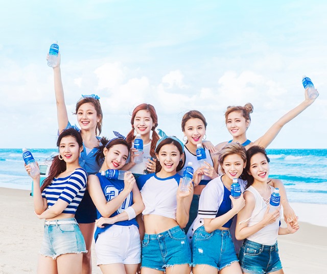 TWICE 寶礦力水得 代言照 (來源：寶礦力水得)