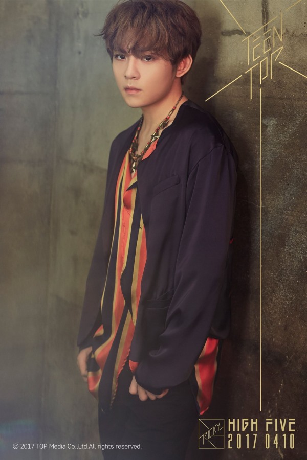 《HIGH FIVE》概念照 (來源：TEEN TOP@Facebook)
